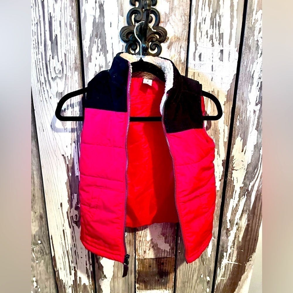 Carters puffer vest boys size 7 red & black